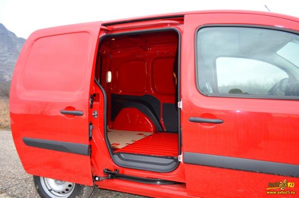 Совершенно новый фургон Mercedes-Benz Citan: тест-драйв